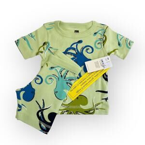 Tea Collection NWT “Octopus Party” 2-Piece Pajama Set. 3-6 Months.